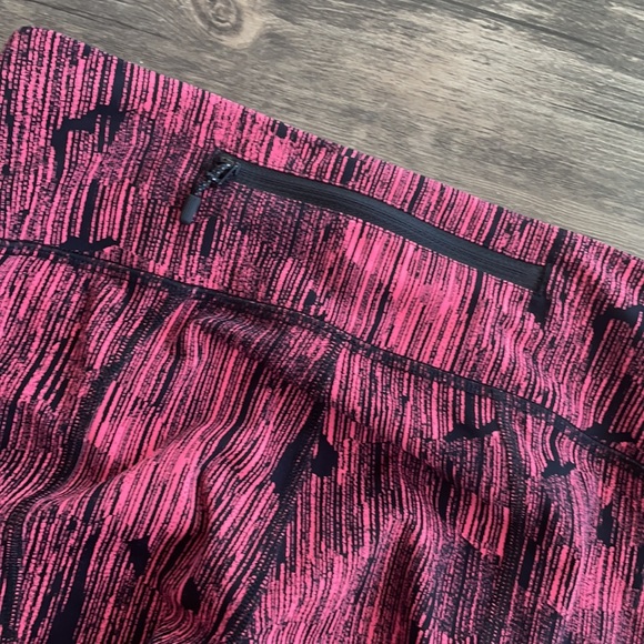 NWOT Lululemon Pace Rival Crops - Picture 10 of 11